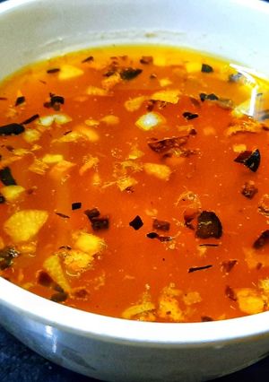A picture of Quick ginger and garlic soup.
