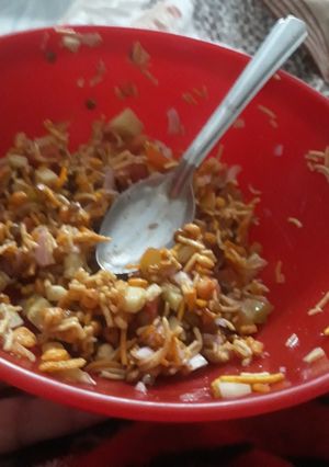 A picture of Bhel puri.