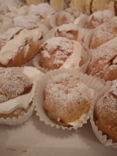 Una foto de Repollitos / profiteroles