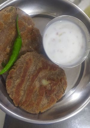 Gluten free Rajgira Thalipeeth रेसिपी चे मुख्य फोटो