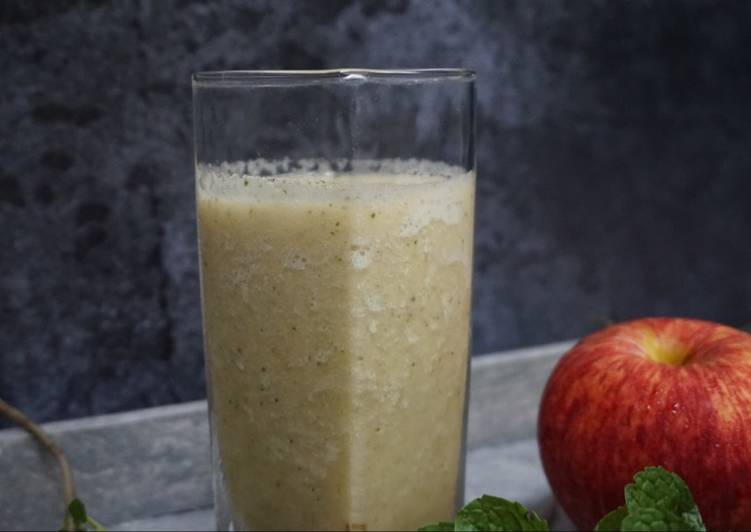 Banana Apple Mint Smoothies