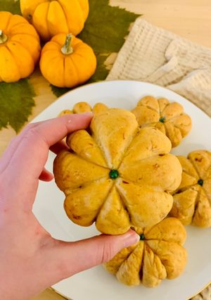 Une photo de Petits pains citrouille 🎃