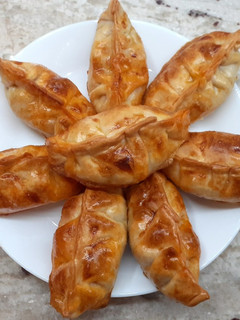 Foto principal de Empanadillas de bacon🥓, tomate 🍅y queso 🧀