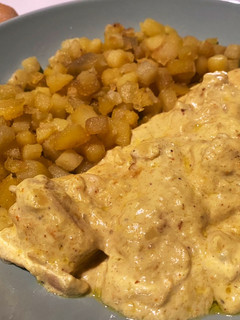 Una foto de Pollo al curry con patatas