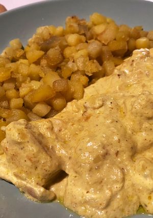 Foto principal de Pollo al curry con patatas