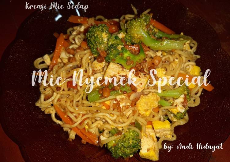 Resep Kreasi Mie Sedap ; MIE NYEMEK SPECIAL Top Enaknya