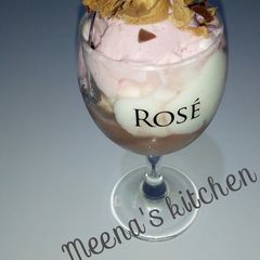 A picture of Simple ice creamy.