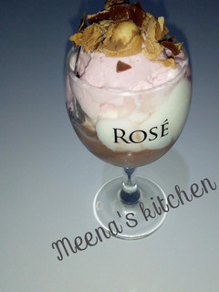 A picture of Simple ice creamy.