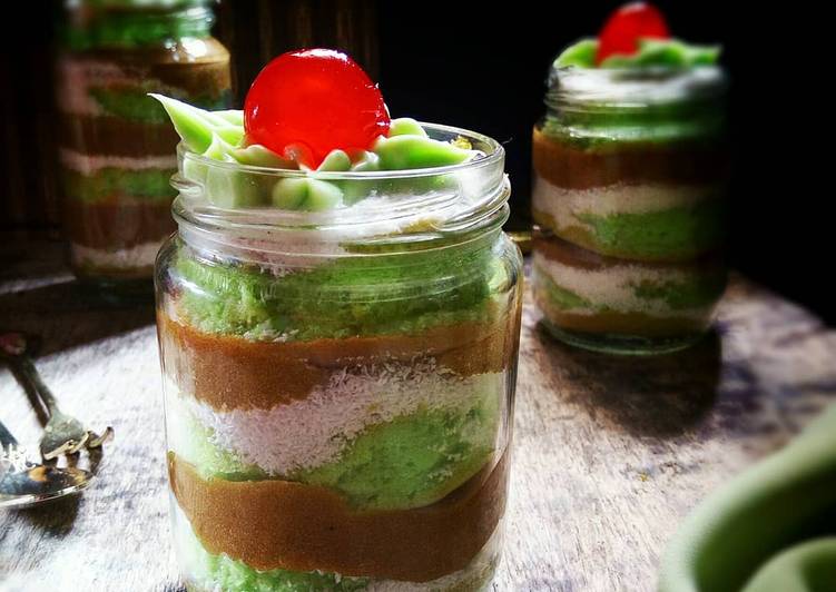 Resep Klepon Cake In A Jar oleh Diyah Kuntari - Cookpad