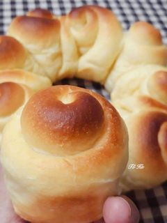 Hình của món BÁNH MÌ bơ- sữa.