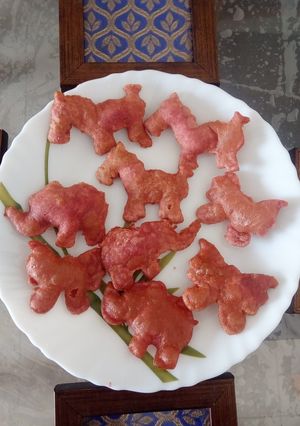 बीटरूट डिज़ाइनर पूरी रेसिपी मुख्य फोटो