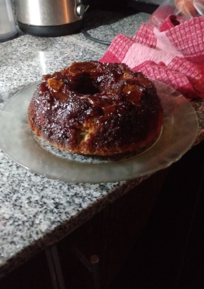 Una foto de Tarta de manzana invertida. Súper fácil