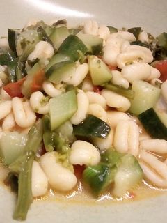 Foto di Cavatelli con zucchine pomodorini e cime di rapa