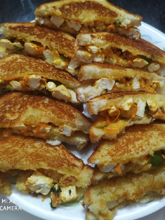 A picture of Tawa paneer masala sandwich.