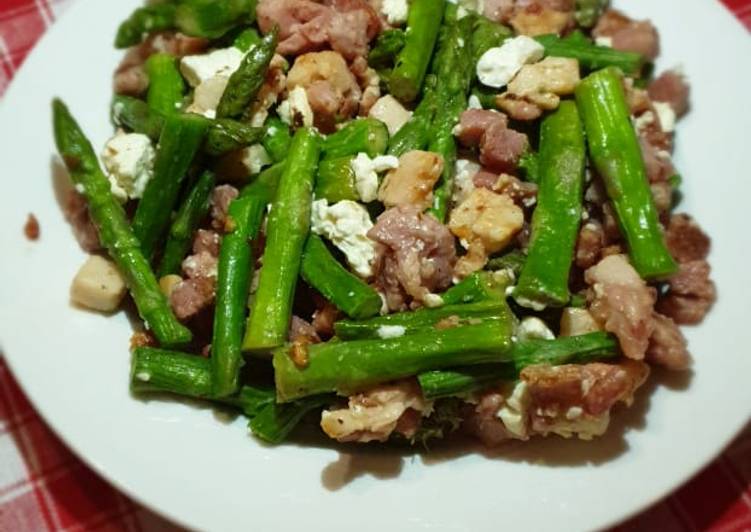 Steps to Prepare Ultimate Asparagus and bacon salad