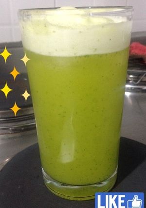 Una foto de Bebida Piña 🍍 hierbabuena 🌱🍹 refrescante ❄️