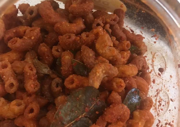 Keripik makaroni pedas ala makaroni ngehe