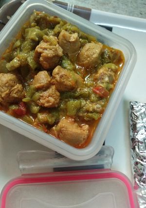 A picture of Nutri soya chunks in turai bhaji.