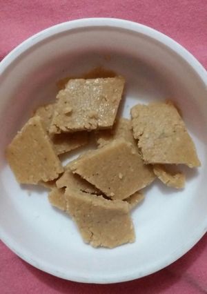 A picture of Kaaju katli.