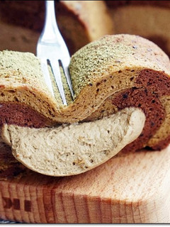 ♥毛毛♥雙色巧克力抹茶爆漿蛋糕捲 的食譜成品照片