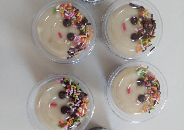 Puding coklat karakter vla vanila