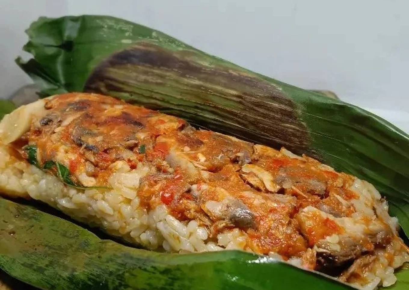 Nasi Bakar Tongkol Suwir Kemangi