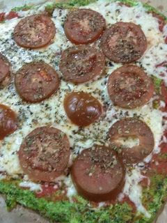 Una foto de Pizza con base de brócoli