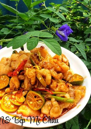 Hình của món Chân gà rút xương sốt thái.