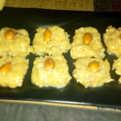 A picture of Mawa gond pak burfi.