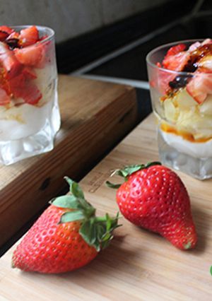 Foto principal de Melón con fresones y yogurt