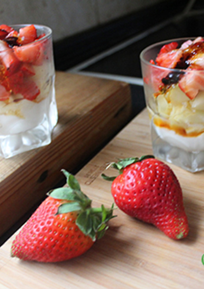 Una foto de Melón con fresones y yogurt