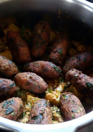 A picture of Methi muthiya.