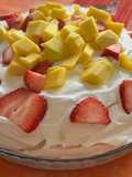 Pavlova de Morangos e Manga