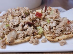 Una foto de Ensalada vegana sabor pollo