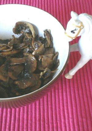 Una foto de Champiñon al ajillo