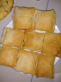 Una foto de Hojaldres de jamón york y queso
