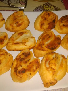 Una foto de Palmeritas de hojaldre con sabor a pizza