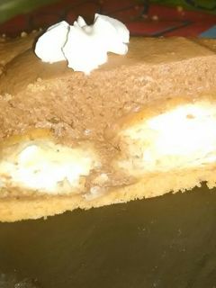 Una foto de Tarta de profiteroles