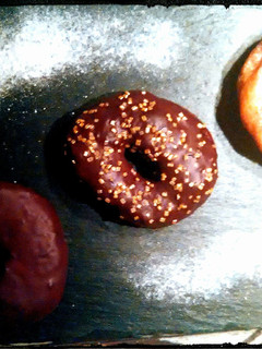 Una foto de Donuts de choco sencillos