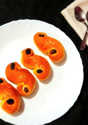 A picture of Lussekatter- A Swedish Bun.