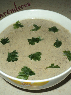 Gombakrémleves recept fotója