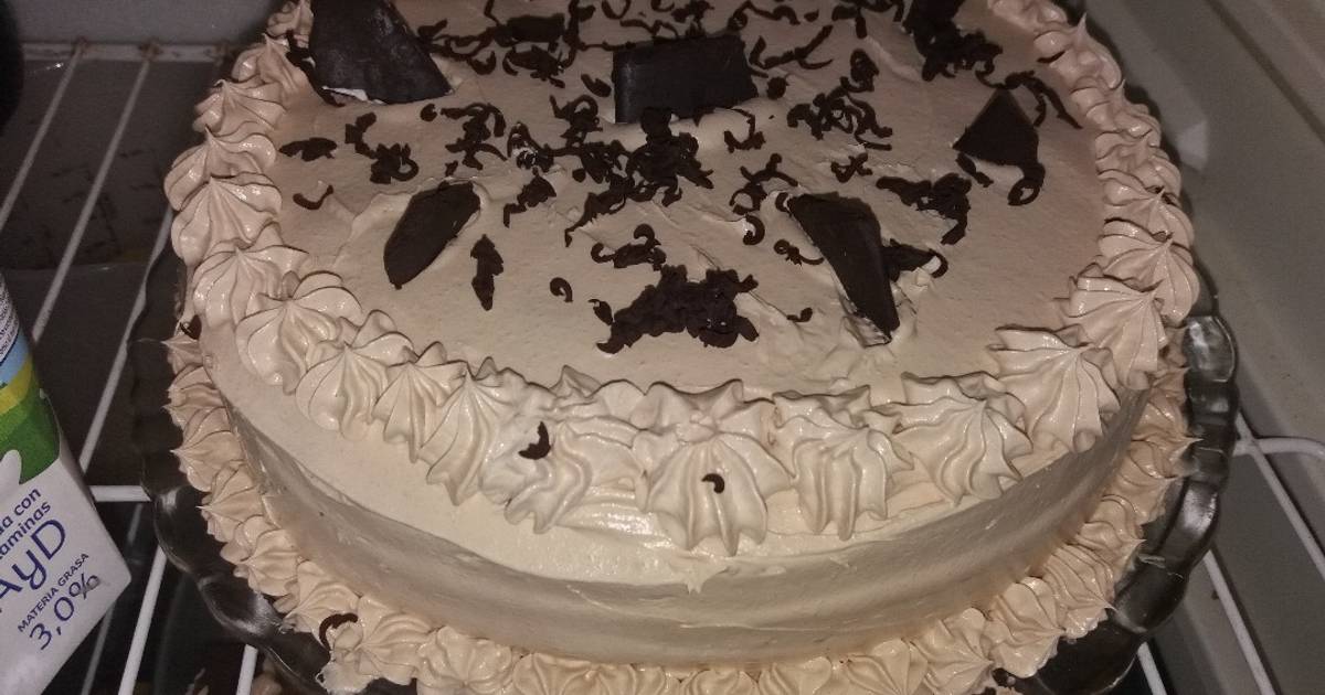 Featured image of post Sencillas Decoracion De Tortas Con Crema Chantilly Y Chocolate Cubrimos la mitad inferior con la crema de chocolate y lo volvemos a cubrir en la parte de arriba