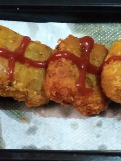 आलू ब्रेड के कुरकरे कटलेट्स (Aloo bread ke kurkure cutlets recipe in Hindi) रेसिपी मुख्य फोटो