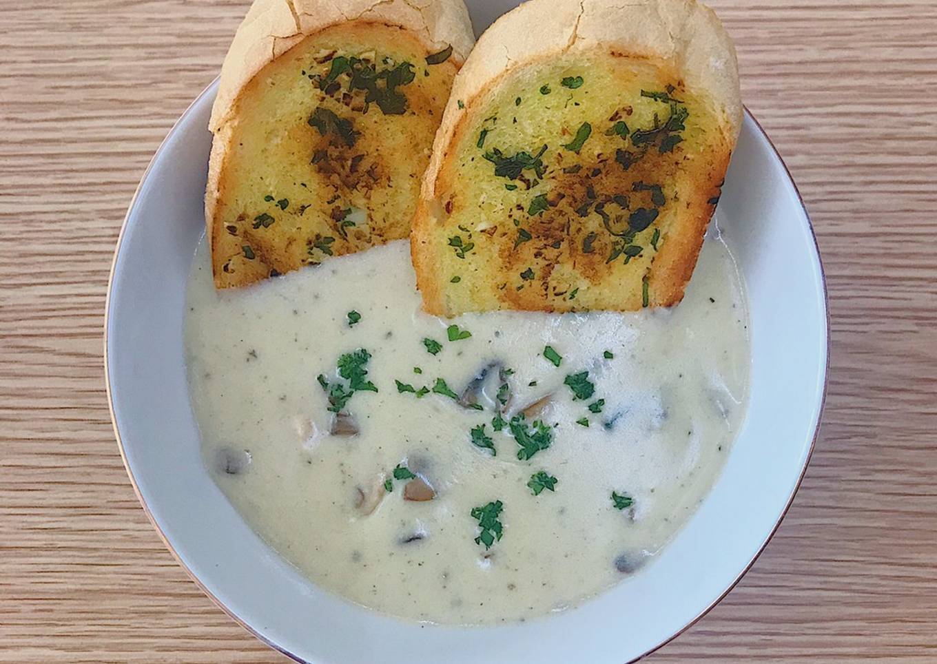Chicken and Mushroom Cream Soup