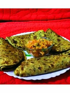 মেথি পরোটা (methi porota recipe in Bengali) রেসিপির প্রধান ছবি