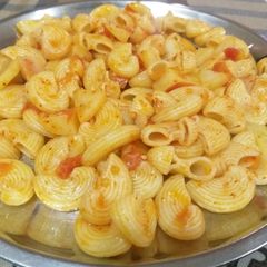 A picture of Macaroni.