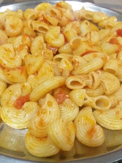 A picture of Macaroni.