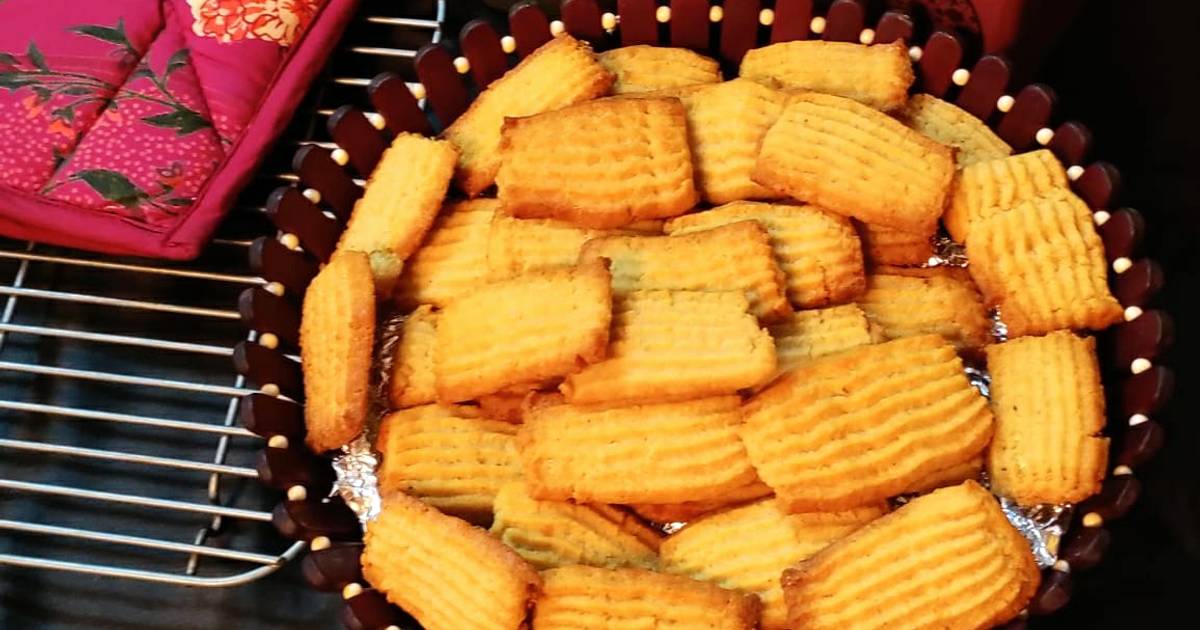 Eggless Atta Biscuits Recipe by Sangita Kalra Cookpad