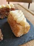 Torrijas de pan de focaccia de canela con ganache de chocolate blanco