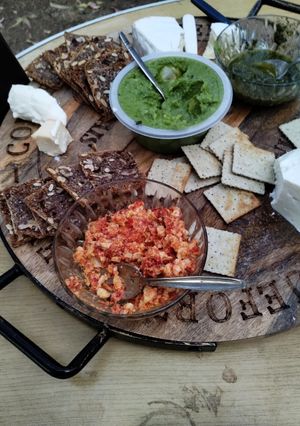 Una foto de Pasta de huevo y pimiento morrón. Para sándwich o aperitivo